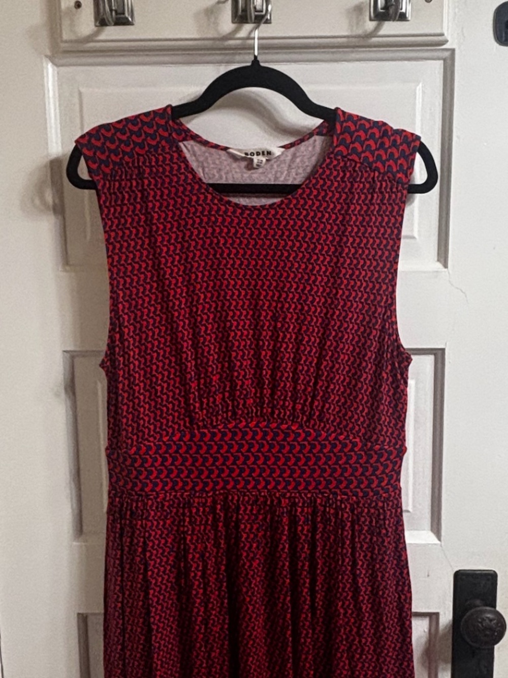 Boden Thea Sleeveless Midi Dress in Flame Scarlet, Arc Geo, 10 R - Picture 3 of 8